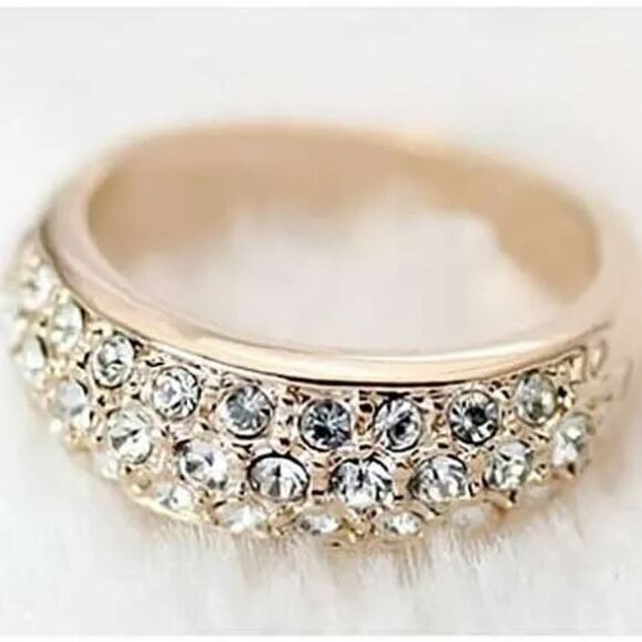 2/$40 Ladies Exceptional Gold Ring - Picture 4 of 7